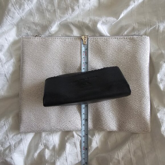 New Dior Beauty Forever Glow Max Cosmetic Pouch - White w/ Silver-toned Hardware - Picture 8 of 8